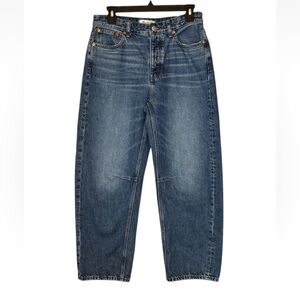Madewell Darted Barrel Leg Jean Size 26 / 25.5" Inseam Denim Blue Jeans Trendy